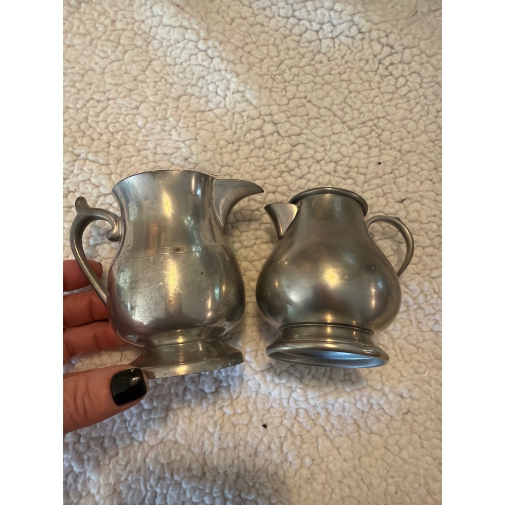 Woodbury Pewterers Creamer and Queen Art Pewter Syrup Pitcher Set Made in USA